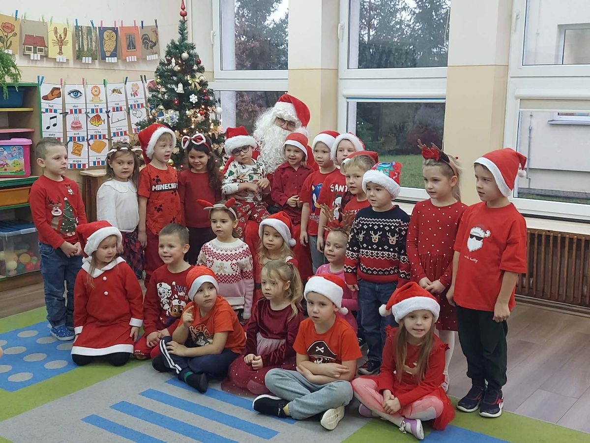 Zdjęcie: Wizyta Mikołaja grupa Muchomorki i Wiewiórki