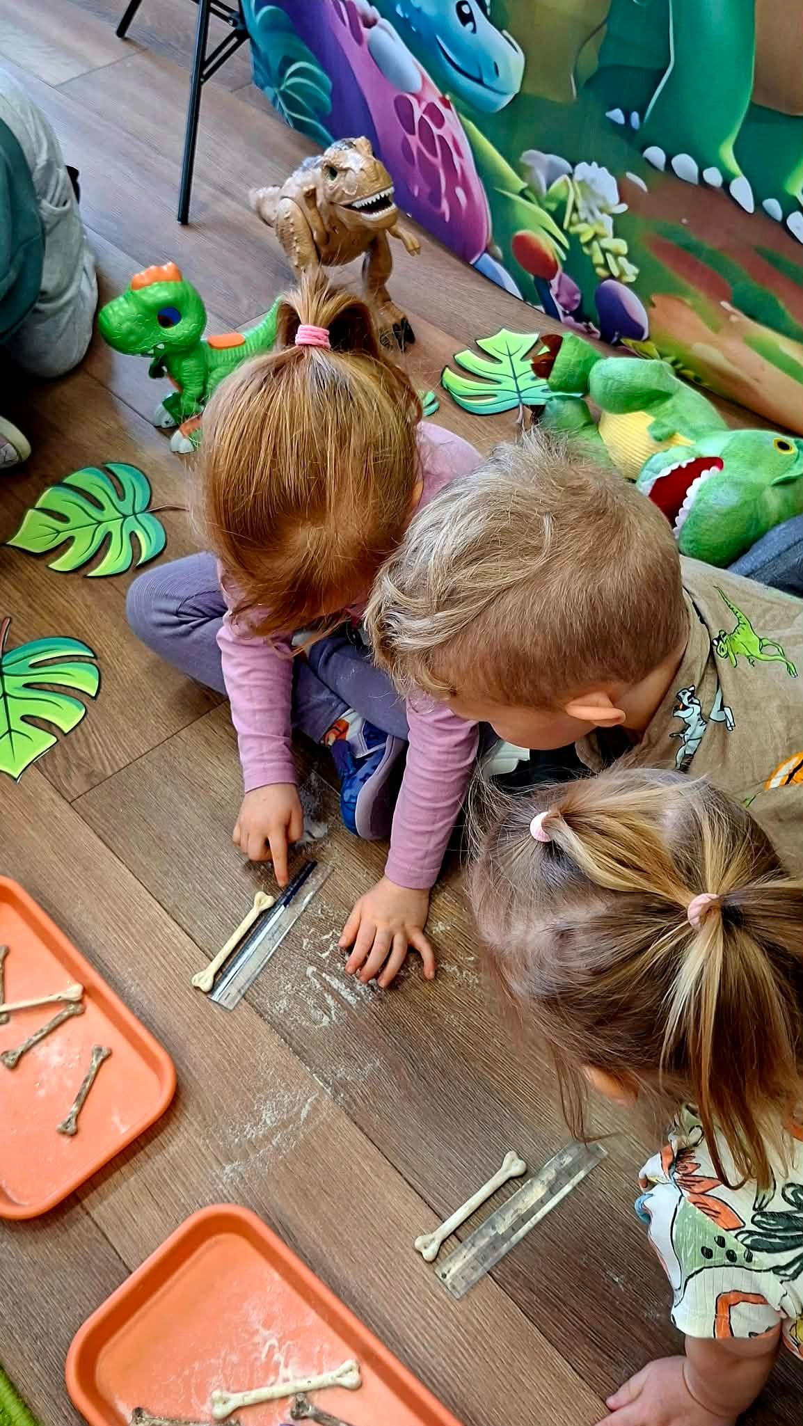 Zdjęcie: Jeżyki - kinestematyka w świecie dinozaurów