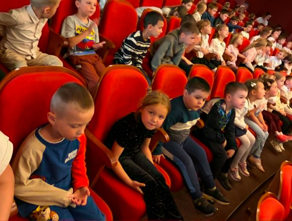 Zdjęcie: Wiewiórki i Pszczółki z wizytą w gorzowskim teatrze